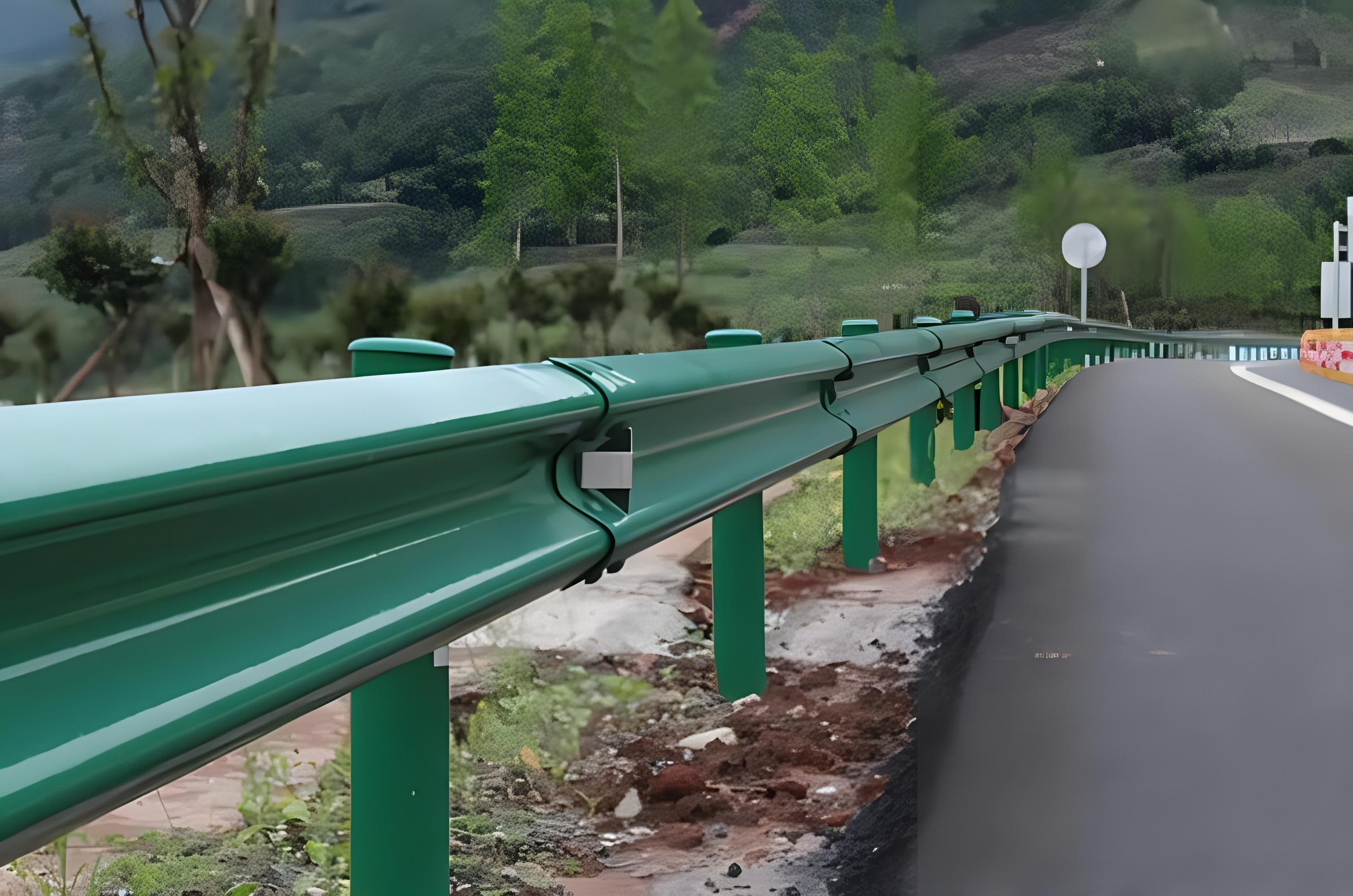 鹰潭波形护栏保护道路安全的重要设施
