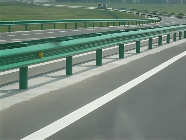 鹰潭高速护栏板守护安全广泛应用于多个行业